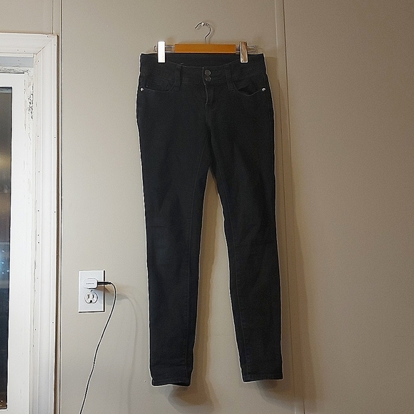 Black Skinny Jeans - Picture 1 of 7